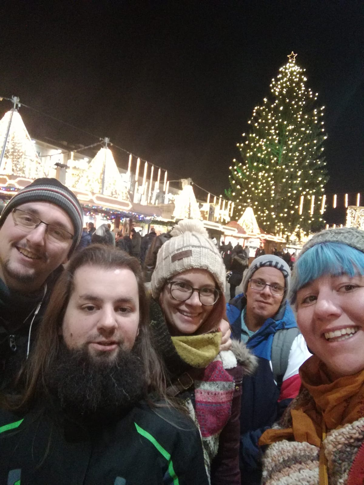 Am wunderschönen Weihnachtsmarkt in Linz